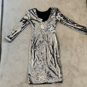 Dress the Population Silver Sequin Long Sleeve Dress